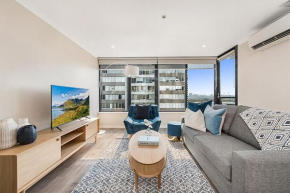 Stylish Unit with Balcony near Crown Casino